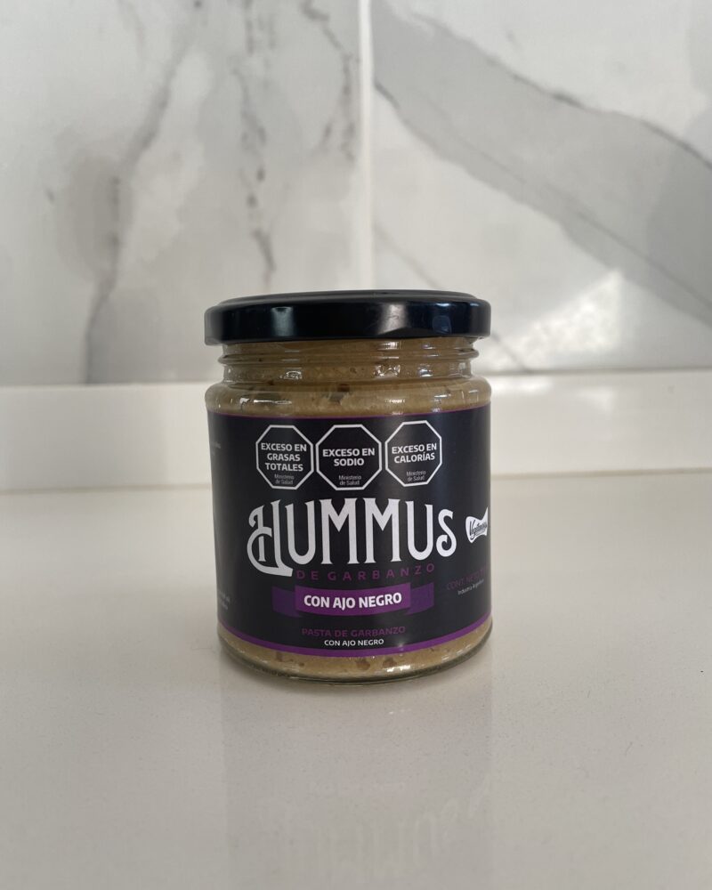 Hummus con ajo negro